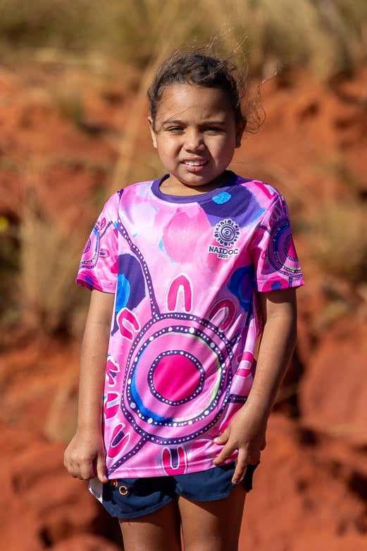 Meeting Place - Sharing Knowledge - NAIDOC 2025 Kids' T-Shirt