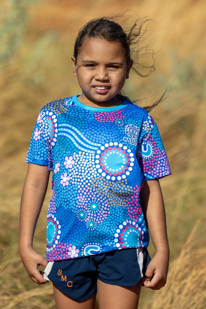 Old Ways Guiding New Paths - NAIDOC 2025 Kids' T-Shirt