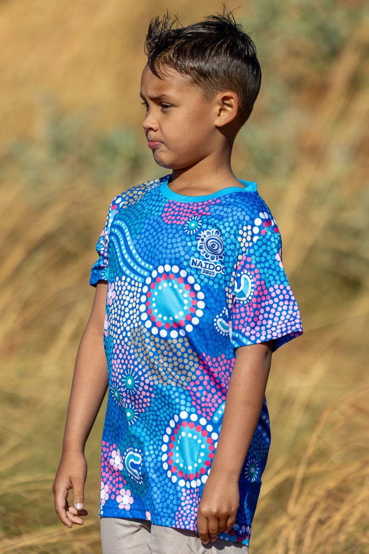 Old Ways Guiding New Paths - NAIDOC 2025 Kids' T-Shirt