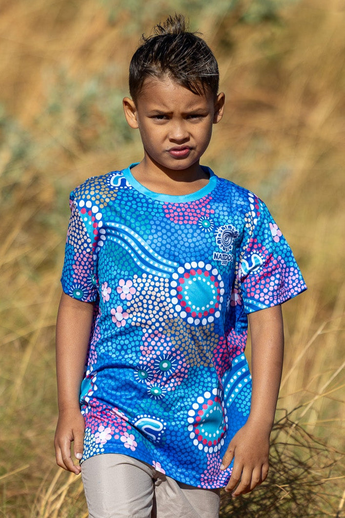 Old Ways Guiding New Paths - NAIDOC 2025 Kids' T-Shirt